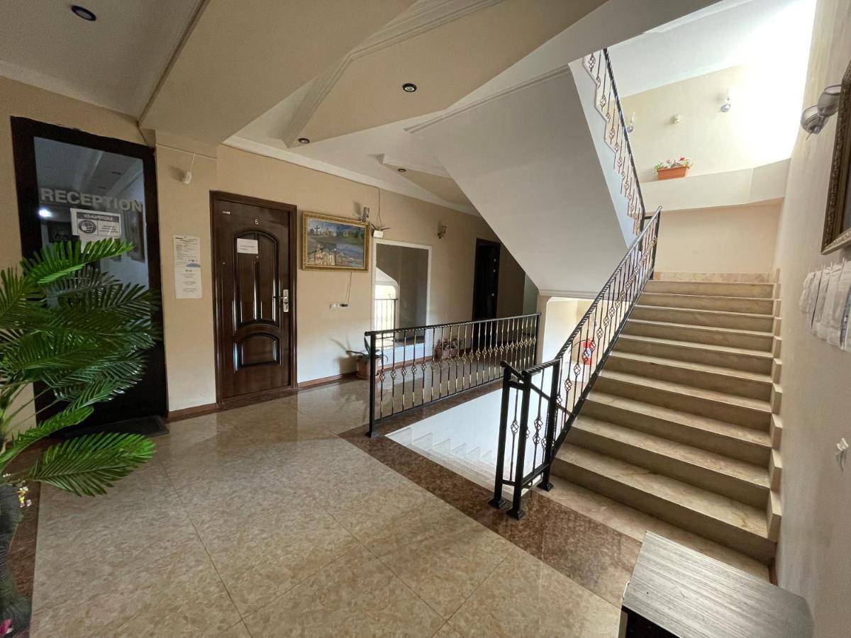Imperator 1 Hotel Kutaisi Eksteriør billede
